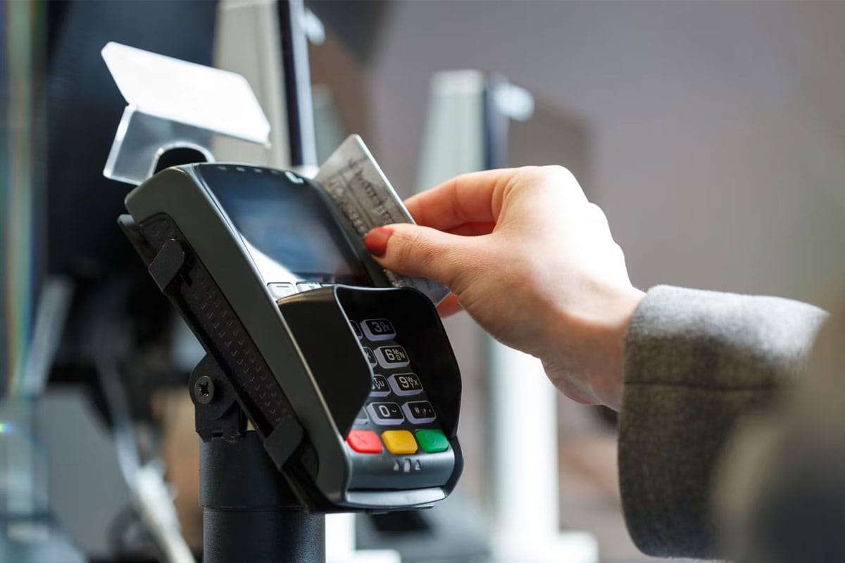 Cash versus Card Customer Category Choices