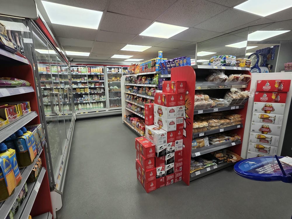 Langtoft Post office-Crisps and bakery